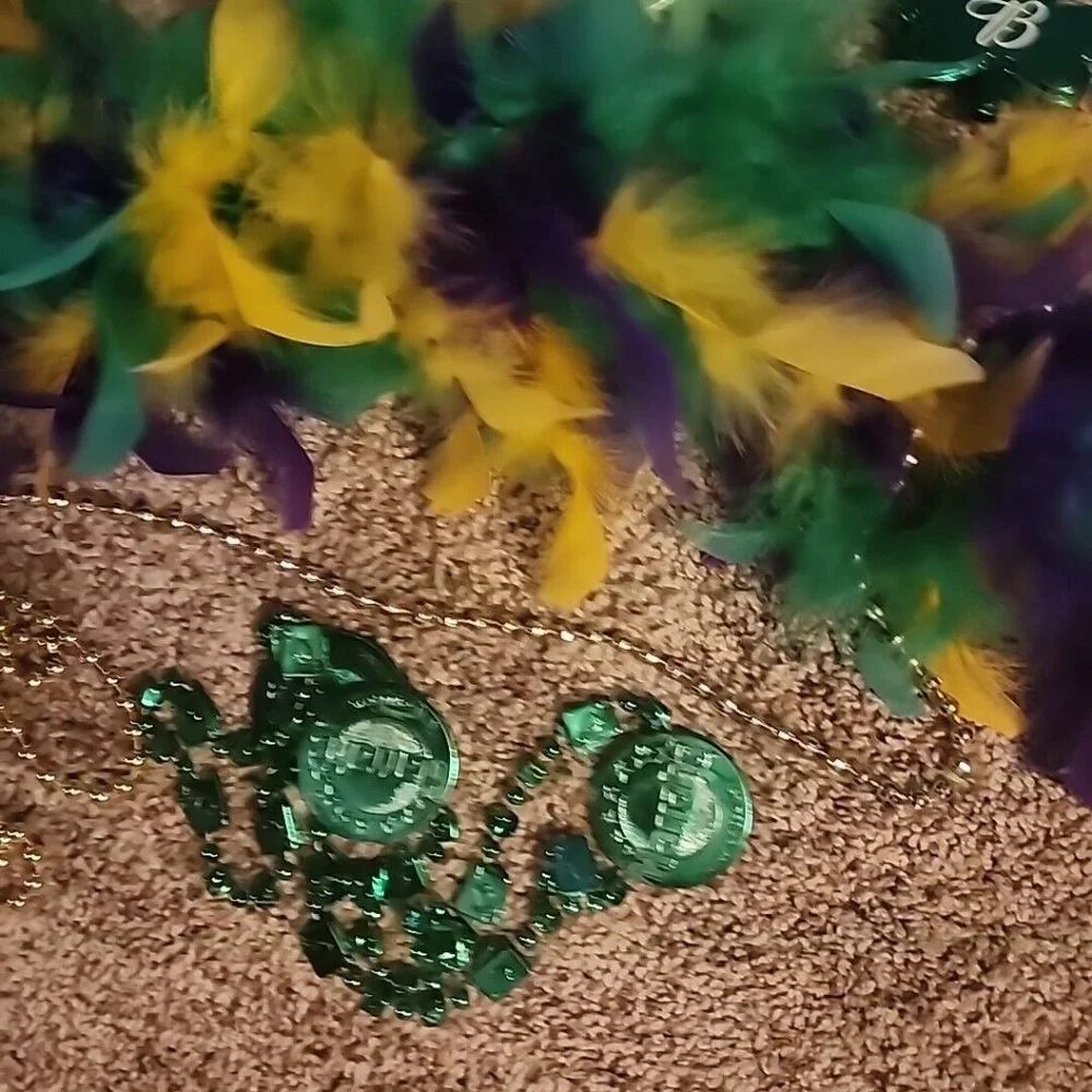 Mardi Gras St Pats Party In Bag Beads Boa Purple Green Gold Parade 18 Necklaces